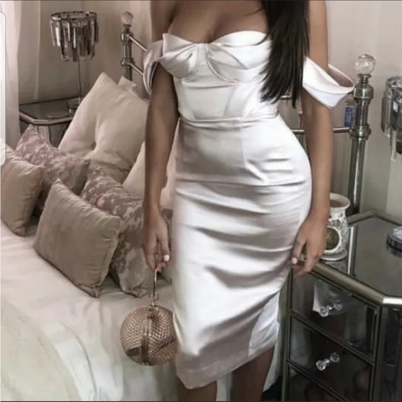 HOUSE OF CB 'Rhoda' Champagne Satin Bustier Bardot Dress NWOT - Picture 7 of 13